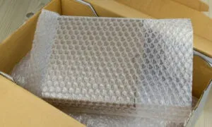 Una delle precauzioni più importanti adottate dalle aziende di trasloco professionale è l'imballaggio professionale